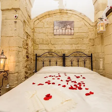 Antiche Corti Scorrano (Apulia)